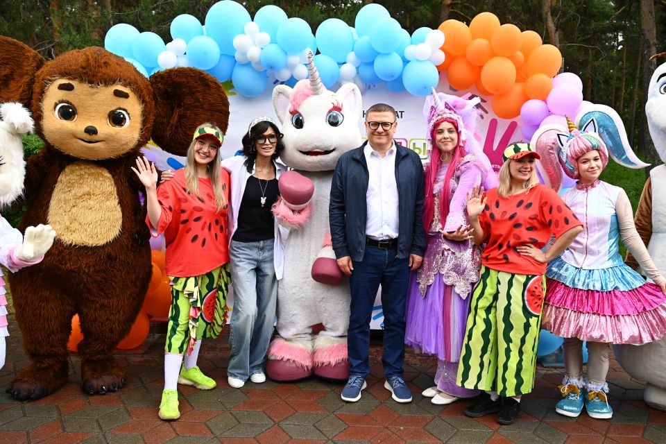 Алексей Текслер открыл в Челябинске детский фестиваль мороженого «Единорожок» Алексей Текслер открыл в Челябинске детский фестиваль мороженого «Единорожок»