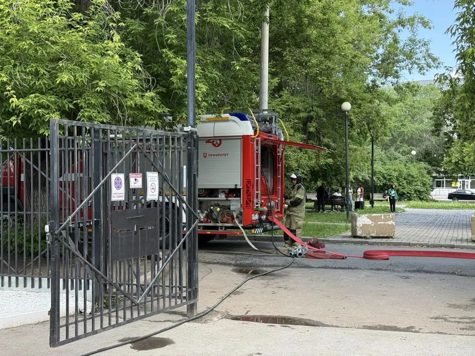 Оперативной группой в Магнитогорске проводится антитеррористическая тренировка Оперативной группой в Магнитогорске проводится антитеррористическая тренировка