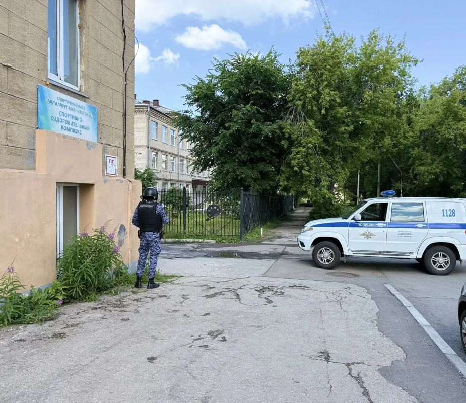 Оперативной группой в Магнитогорске проводится антитеррористическая тренировка Оперативной группой в Магнитогорске проводится антитеррористическая тренировка