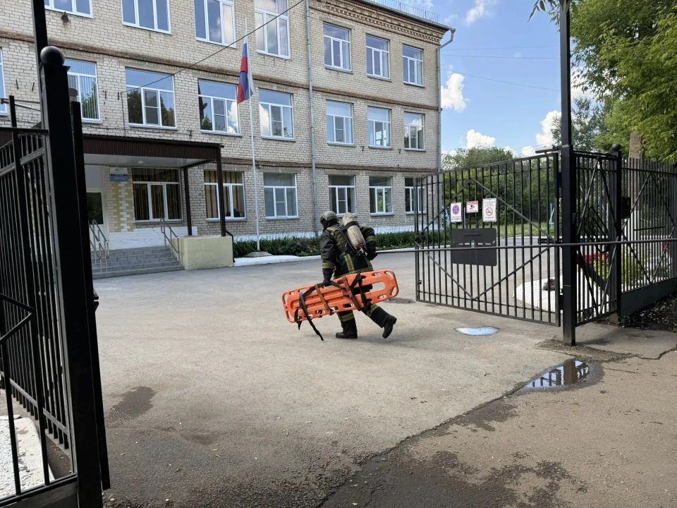 Оперативной группой в Магнитогорске проводится антитеррористическая тренировка Оперативной группой в Магнитогорске проводится антитеррористическая тренировка