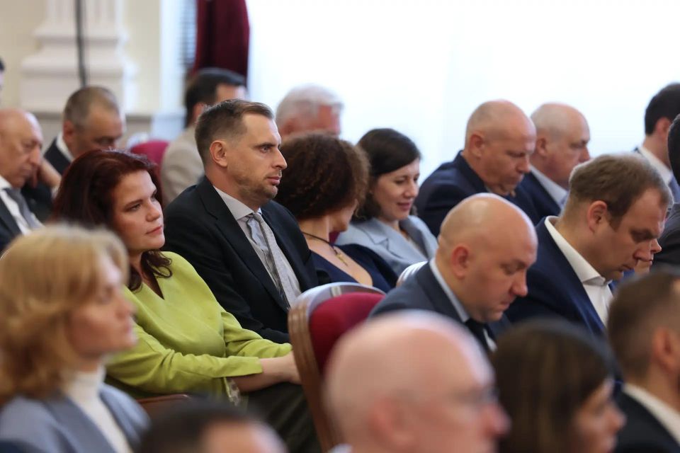 Челябинские политики комментируют обращение губернатора Алексея Текслера Челябинские политики комментируют обращение губернатора Алексея Текслера