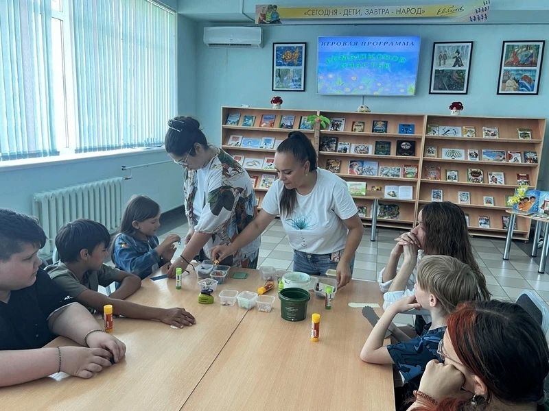 День семьи, любви и верности в детской библиотеке Магнитогорска День семьи, любви и верности в детской библиотеке Магнитогорска