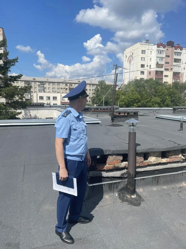 Прокуратура Правобережного района г. Магнитогорска контролирует ремонт образовательных учреждений Прокуратура Правобережного района г. Магнитогорска контролирует ремонт образовательных учреждений