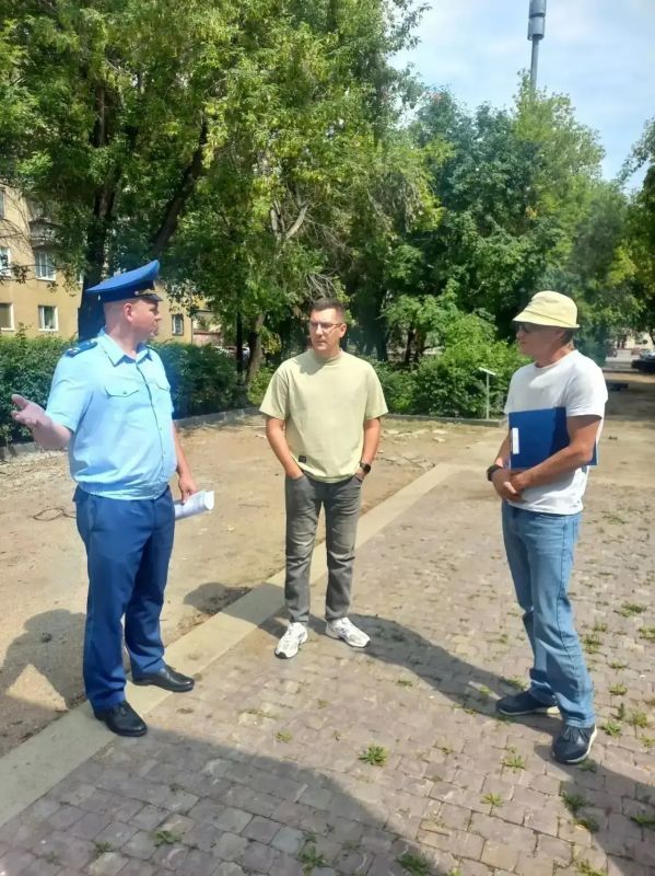 Прокуратура Ленинского района г. Магнитогорска контролирует работы по благоустройству сквера им. М.Ю. Лермонтова Прокуратура Ленинского района г. Магнитогорска контролирует работы по благоустройству сквера им. М.Ю. Лермонтова