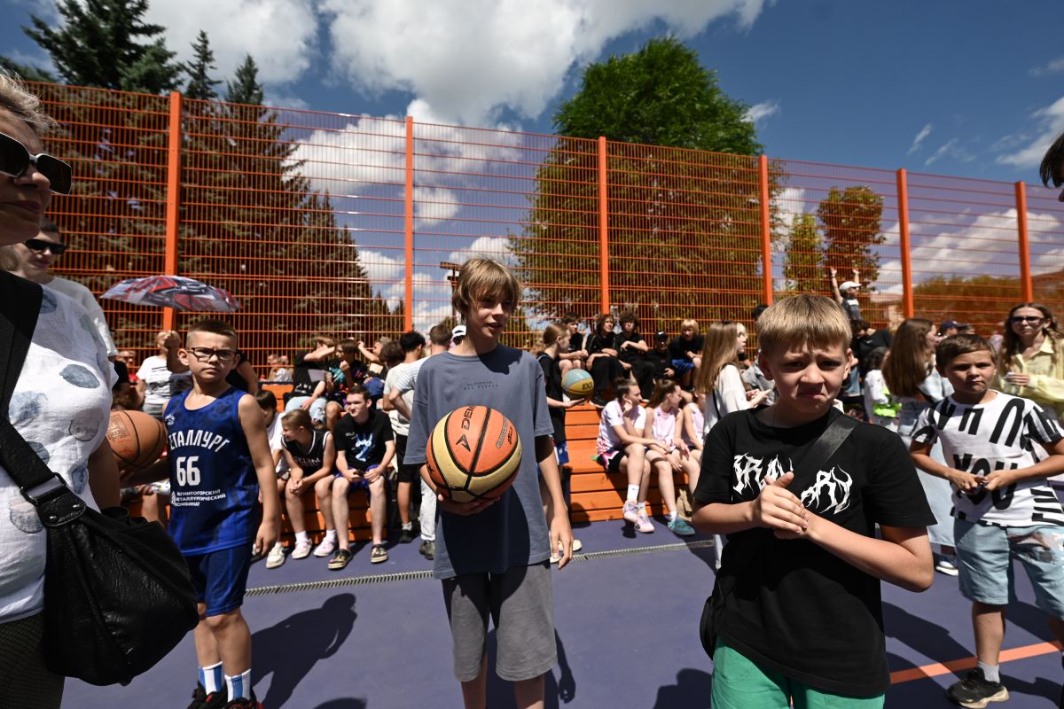 В Магнитогорске открылась современная баскетбольная площадка WIN COURT В Магнитогорске открылась современная баскетбольная площадка WIN COURT