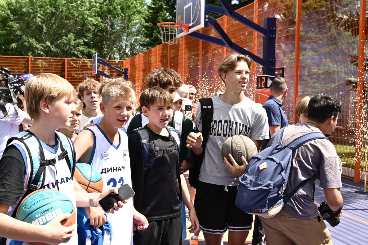 В Магнитогорске открылась современная баскетбольная площадка WIN COURT В Магнитогорске открылась современная баскетбольная площадка WIN COURT