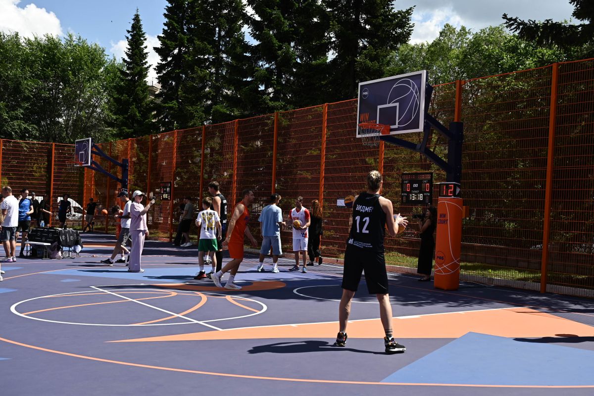 В Магнитогорске открылась современная баскетбольная площадка WIN COURT В Магнитогорске открылась современная баскетбольная площадка WIN COURT