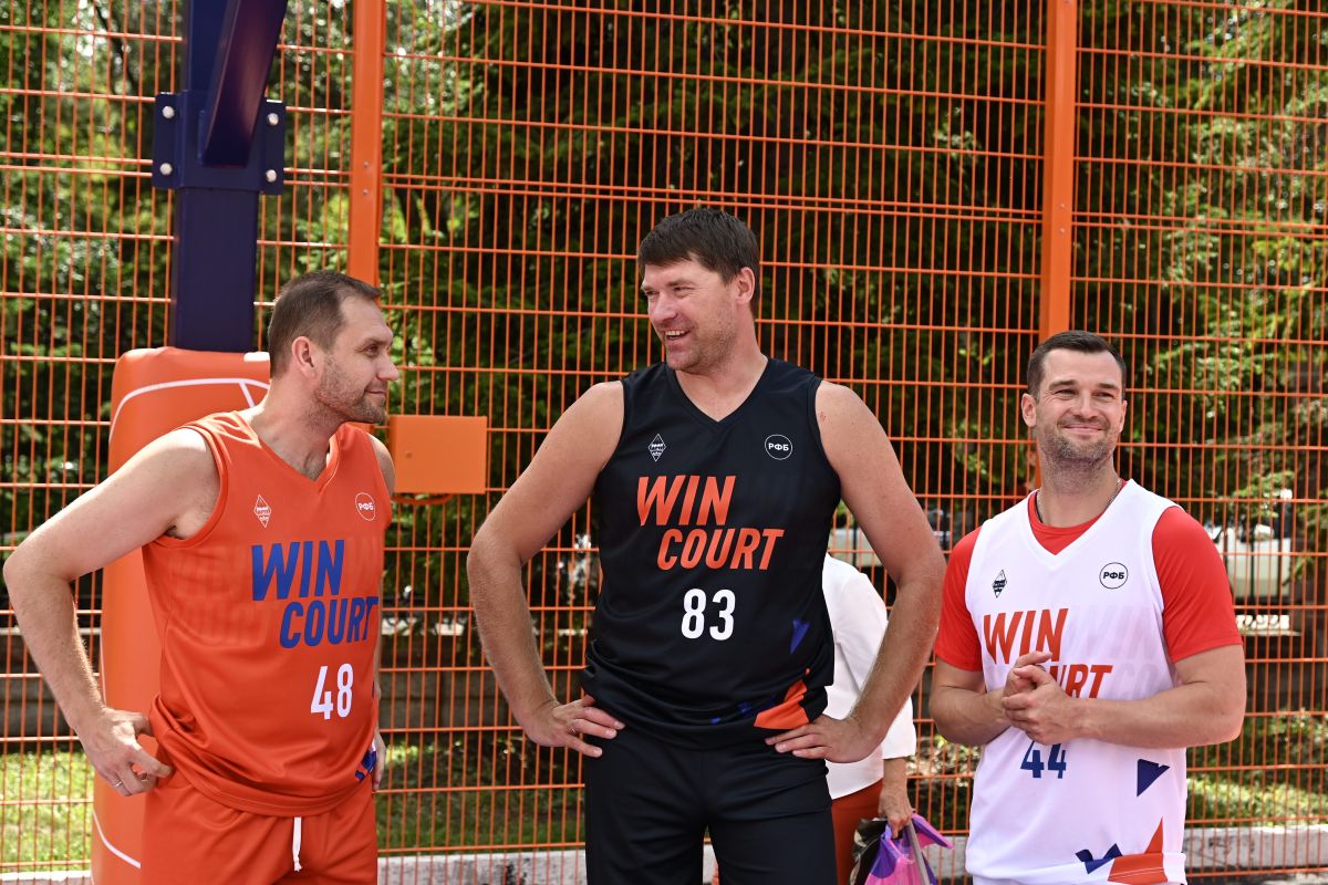 В Магнитогорске открылась современная баскетбольная площадка WIN COURT В Магнитогорске открылась современная баскетбольная площадка WIN COURT