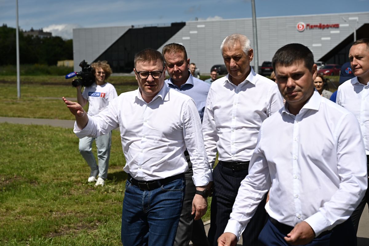 Губернатор Челябинской области Алексей Текслер работает в Магнитогорске Губернатор Челябинской области Алексей Текслер работает в Магнитогорске
