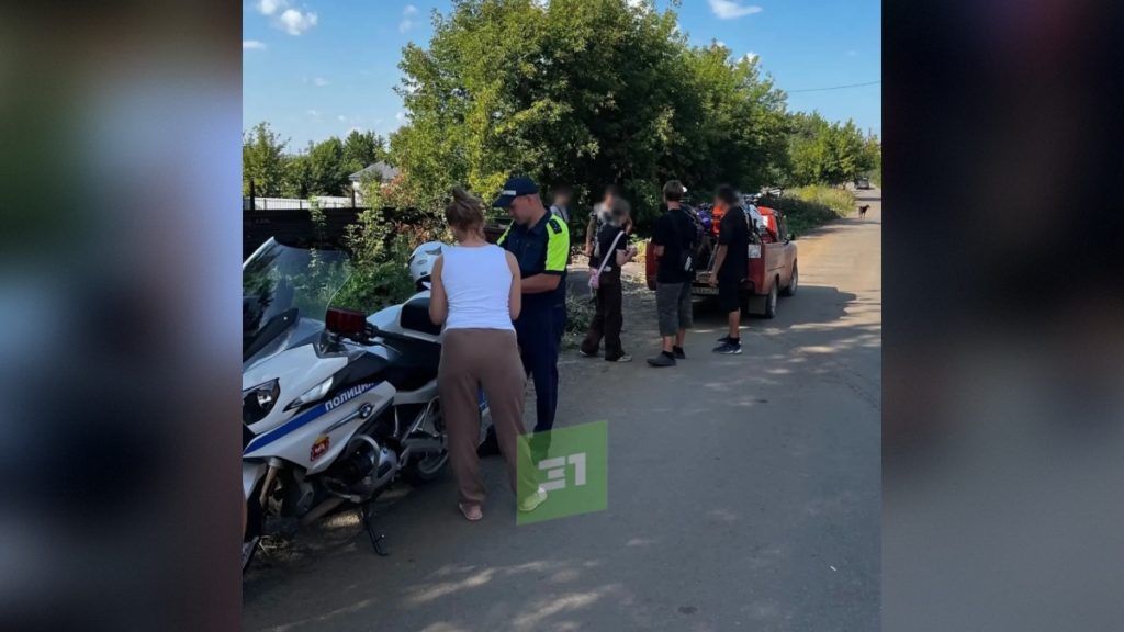 Под Магнитогорском остановили двух подростков-байкеров Под Магнитогорском остановили двух подростков-байкеров