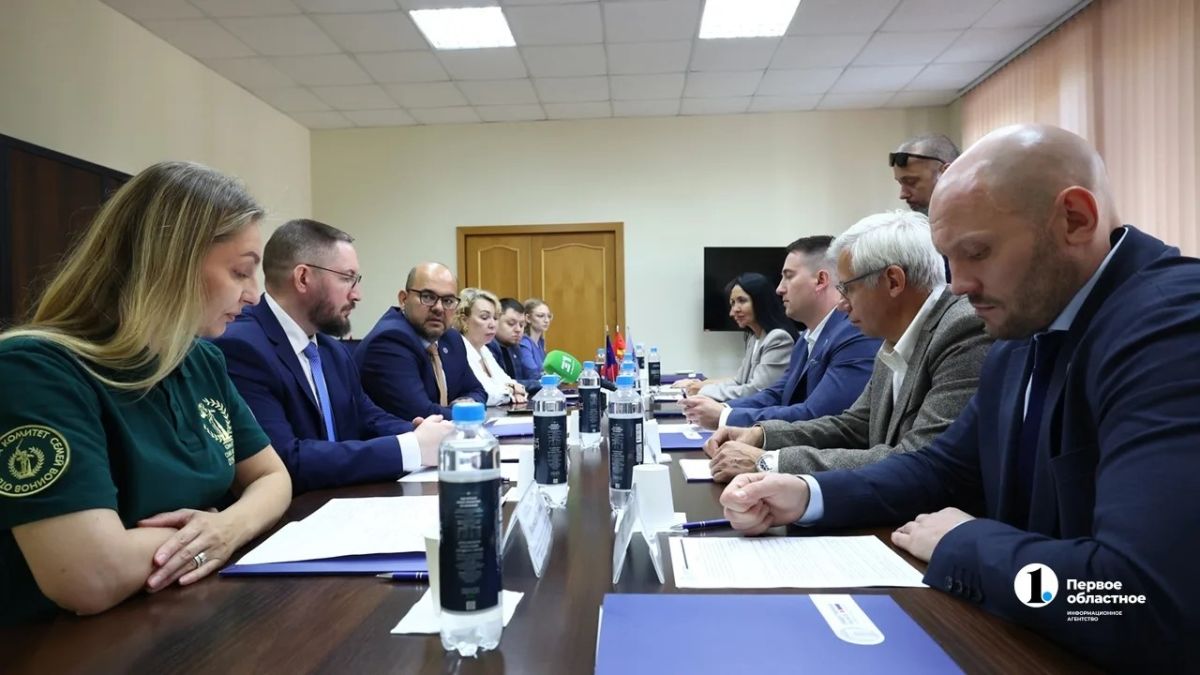 Общественники и отделения партий договорились о сотрудничестве на выборах в Госдуму Общественники и отделения партий договорились о сотрудничестве на выборах в Госдуму