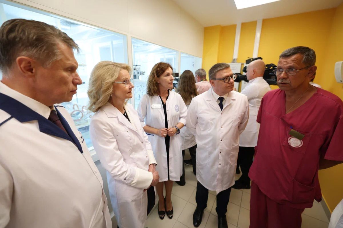 Татьяна Голикова, Михаил Мурашко и Алексей Текслер осмотрели Областной перинатальный центр в Челябинске Татьяна Голикова, Михаил Мурашко и Алексей Текслер осмотрели Областной перинатальный центр в Челябинске
