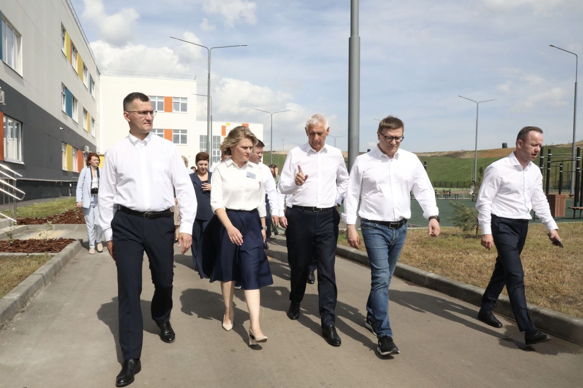 С заботой о здоровье, образовании и семьях С заботой о здоровье, образовании и семьях