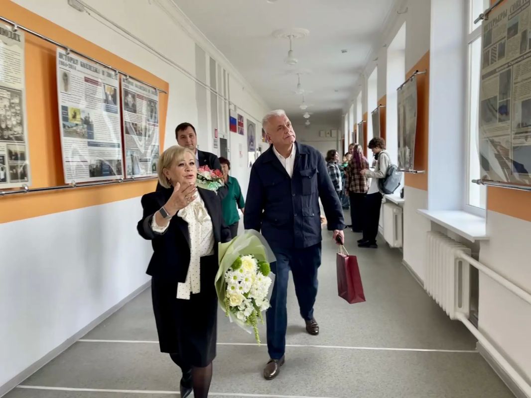 Первокурсников Магнитогорского педагогического колледжа посвятили в студенты Первокурсников Магнитогорского педагогического колледжа посвятили в студенты