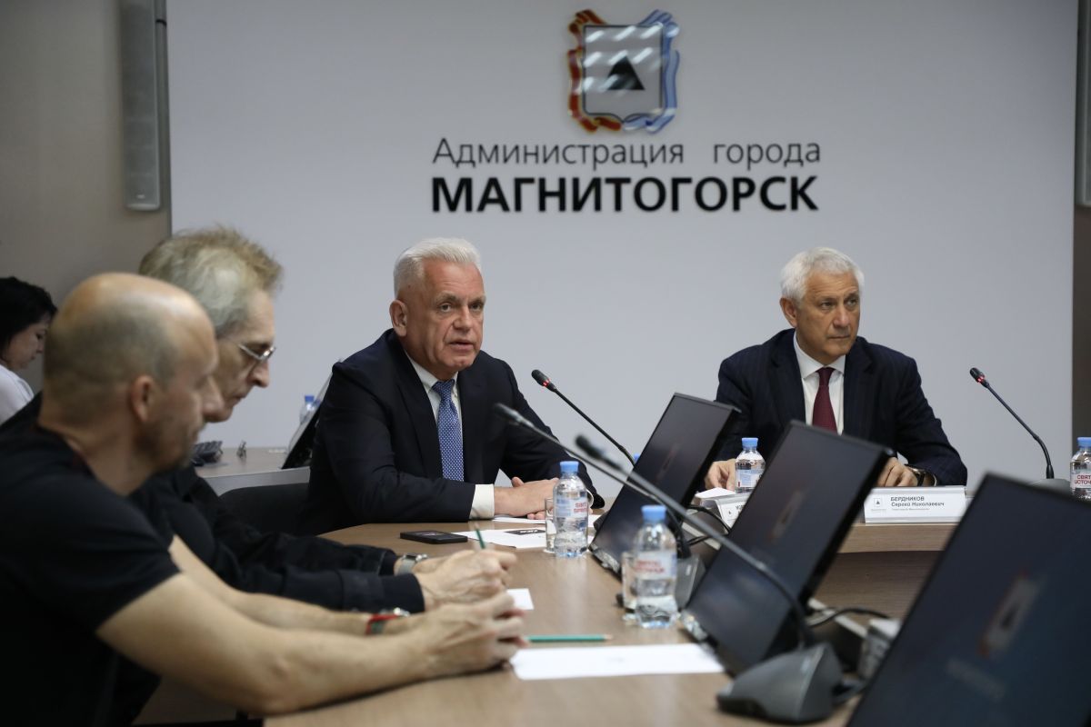 Логотип на век Логотип на век