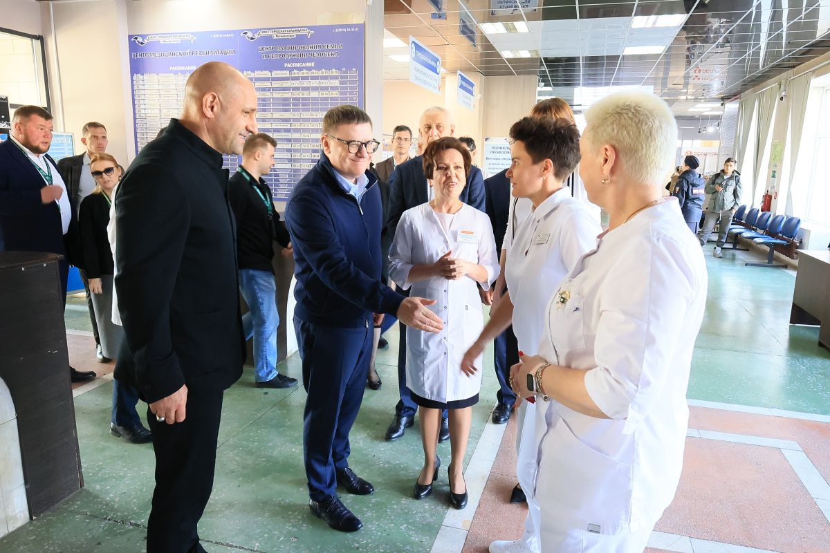 Артем Жога и Алексей Текслер оценили возможности медицинской реабилитации городской больницы №2 Магнитогорска Артем Жога и Алексей Текслер оценили возможности медицинской реабилитации городской больницы №2 Магнитогорска