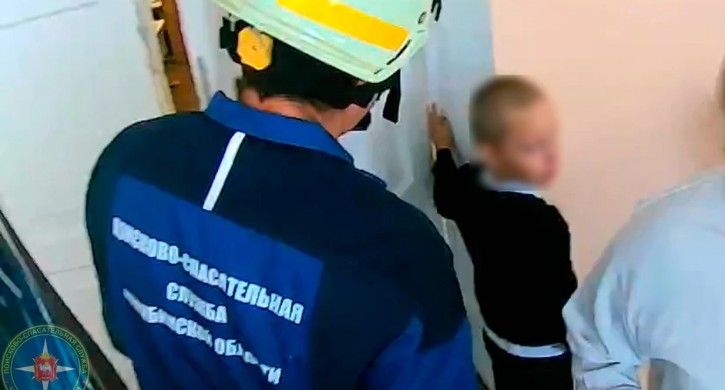 В магнитогорской школе 6-летнему ребенку дверью зажало руку
