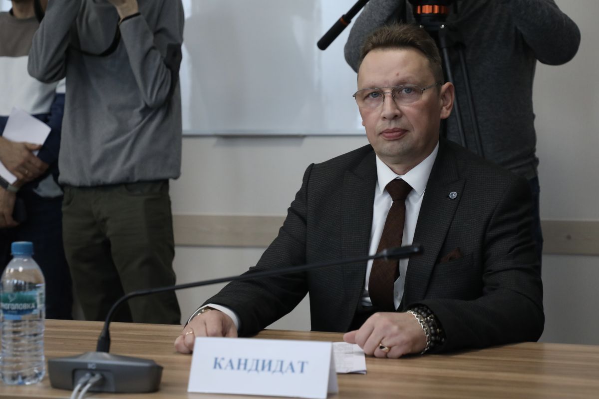 Кандидаты держат экзамен Кандидаты держат экзамен