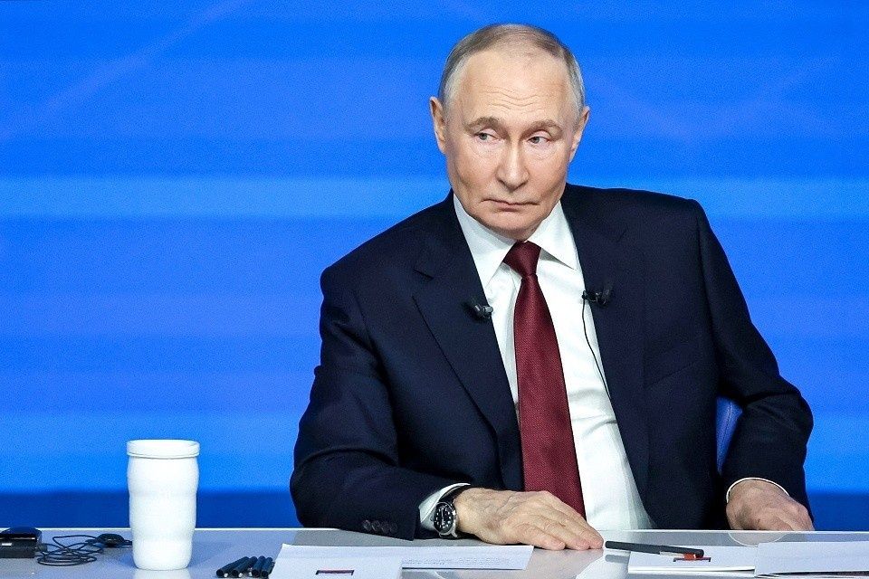 Путин призывает к строгой ответственности застройщиков и отменяет мораторий на штрафы